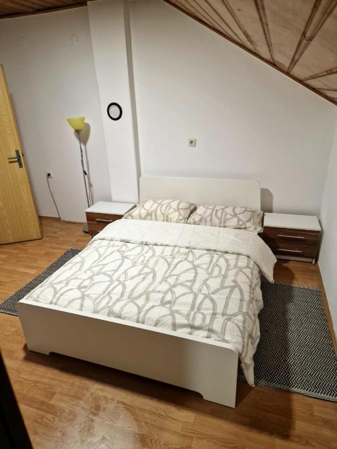 Kiki Privatne Sobe, Zagreb Airport Apartment Velika Gorica Exterior photo